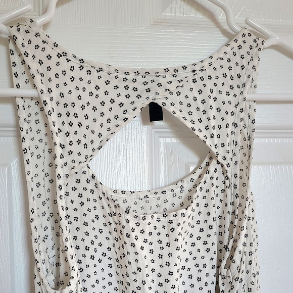 H&M Creamy White Dress Womens 4 Black Flowers Pattern Preppy Feminine Tie Back - Picture 4 of 9